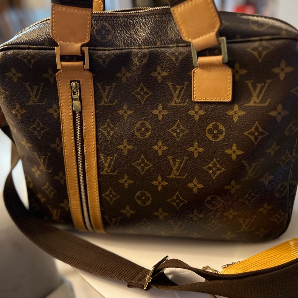 Authentic Louis Vuitton Porte-Documents Jour - Picture 3 of 12